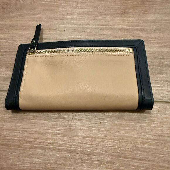 Kate Spade Tan and Black Wallet - Picture 2 of 5